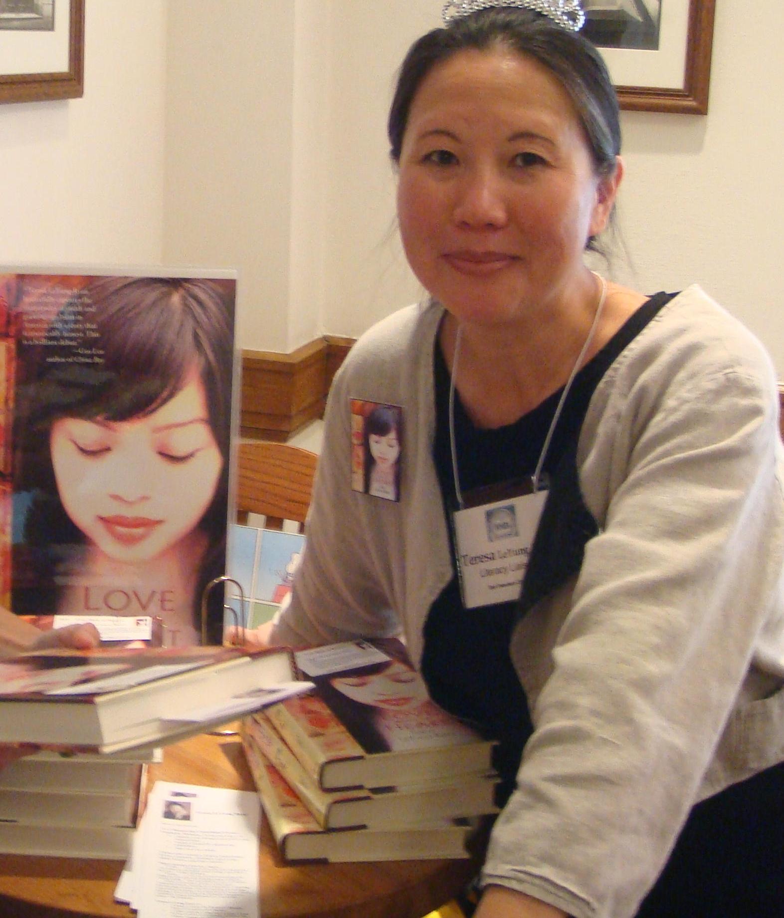 Writing-Career-Coach and Manuscript-Consultant Teresa LeYung Ryan